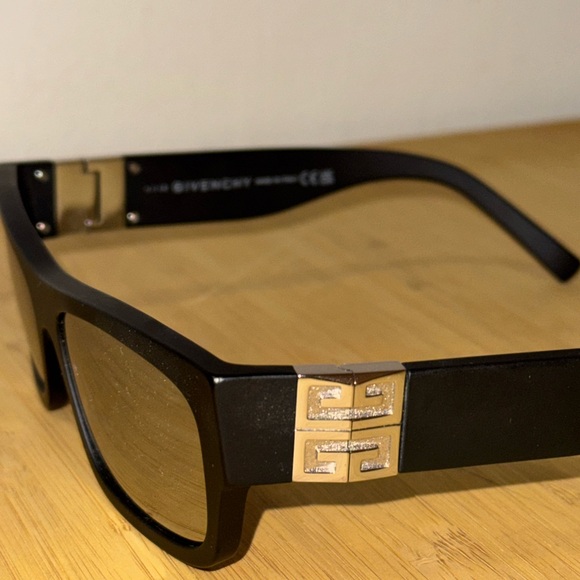 Givenchy Matte Black / Mirror Sunglasses GV400571 - Picture 6 of 6